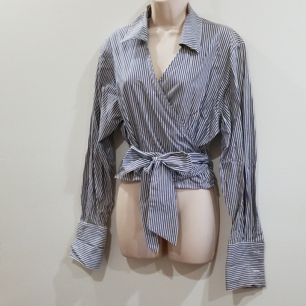 🕺💃Hp🕺💃Neiman Marcus pinstriped wrap top - Picture 3 of 8